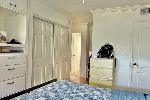 Condo in North Miami, Florida, 1 bedroom  № 1328008 - photo 16