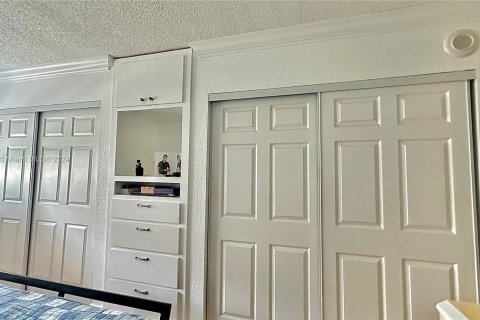 Condo in North Miami, Florida, 1 bedroom  № 1328008 - photo 19