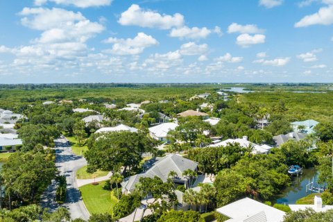 House in Vero Beach, Florida 3 bedrooms, 315.22 sq.m. № 1222621 - photo 27