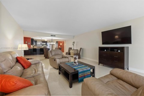 Copropriété à vendre à Fort Lauderdale, Floride: 2 chambres, 164.44 m2 № 1311356 - photo 4