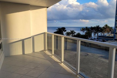 Copropriété à vendre à Fort Lauderdale, Floride: 2 chambres, 164.44 m2 № 1311356 - photo 12