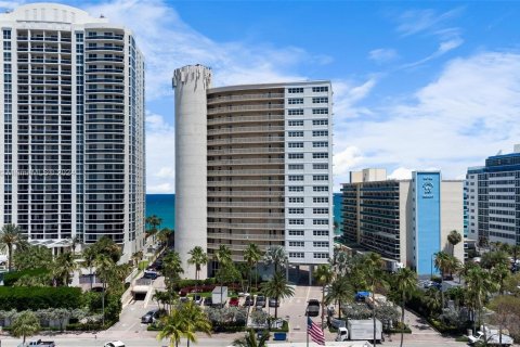 Copropriété à vendre à Fort Lauderdale, Floride: 2 chambres, 164.44 m2 № 1311356 - photo 15