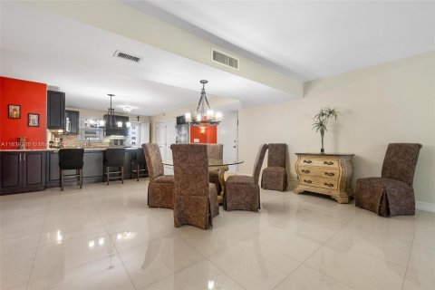 Copropriété à vendre à Fort Lauderdale, Floride: 2 chambres, 164.44 m2 № 1311356 - photo 5