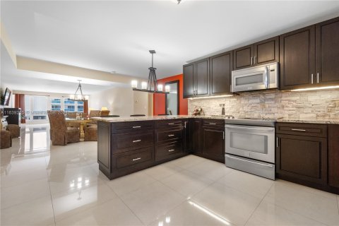 Copropriété à vendre à Fort Lauderdale, Floride: 2 chambres, 164.44 m2 № 1311356 - photo 2