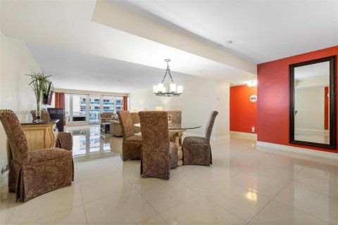 Condominio en venta en Fort Lauderdale, Florida, 2 dormitorios, 164.44 m2 № 1311356 - foto 6