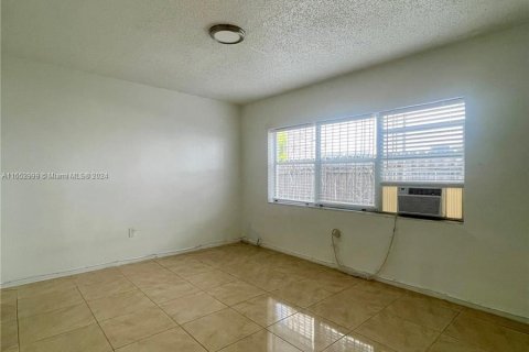 House in Miami Beach, Florida 1 bedroom, 72 sq.m. № 1347794 - photo 8