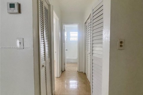 House in Miami Beach, Florida 1 bedroom, 72 sq.m. № 1347794 - photo 10