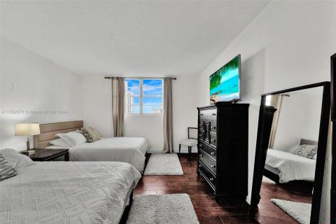 Condo in Sunny Isles Beach, Florida, 2 bedrooms  № 1071781 - photo 10