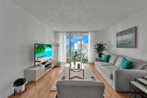 Condo in Sunny Isles Beach, Florida, 2 bedrooms  № 1071781 - photo 6