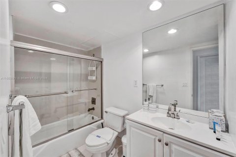 Condo in Sunny Isles Beach, Florida, 2 bedrooms  № 1071781 - photo 14