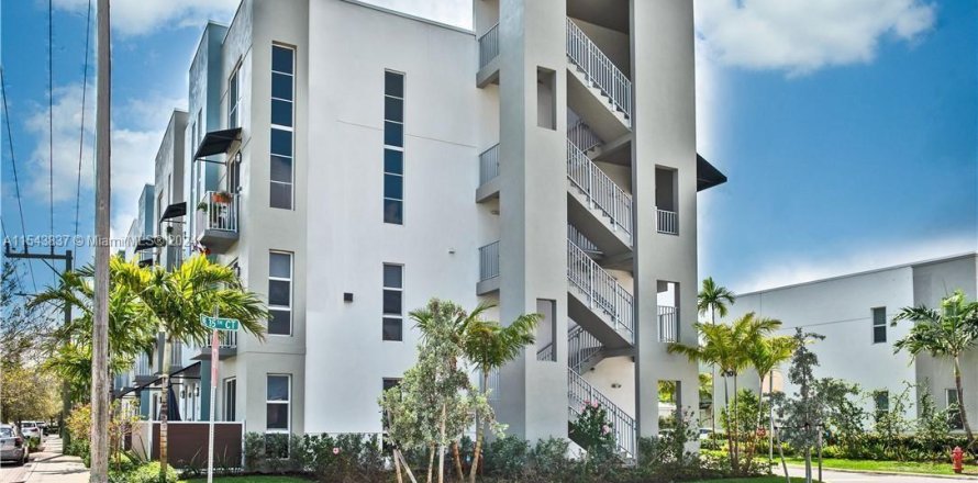 Condo in Oakland Park, Florida, 2 bedrooms  № 1045068