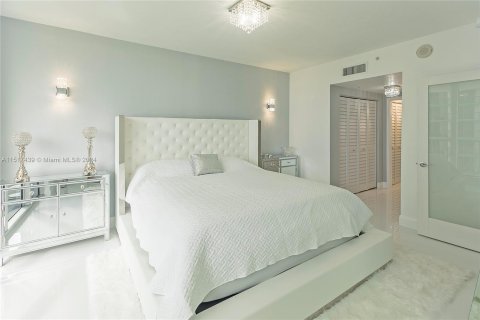 Condo in Miami, Florida, 1 bedroom  № 1292577 - photo 16