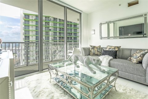 Copropriété à vendre à Miami, Floride: 1 chambre, 73.49 m2 № 1292577 - photo 12