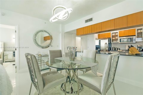 Condominio en venta en Miami, Florida, 1 dormitorio, 73.49 m2 № 1292577 - foto 13