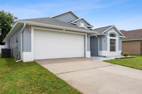 Villa ou maison à vendre à Kissimmee, Floride: 3 chambres, 164.07 m2 № 1337133 - photo 2