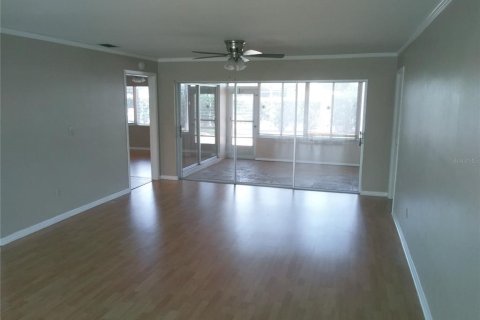 House in Largo, Florida 2 bedrooms, 171.87 sq.m. № 1352285 - photo 5