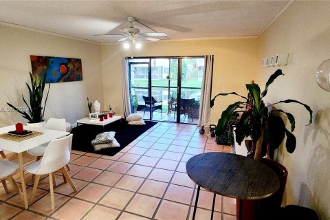 Condo in Weston, Florida, 2 bedrooms  № 1352260 - photo 6