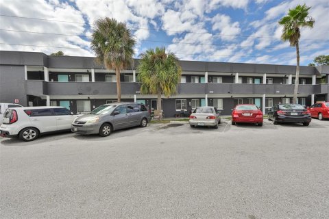 Apartamento en alquiler en Saint Petersburg, Florida, 2 dormitorios, 65.03 m2 № 1340605 - foto 1