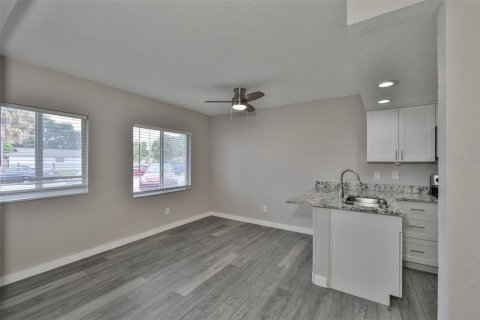 Apartamento en alquiler en Saint Petersburg, Florida, 2 dormitorios, 65.03 m2 № 1340605 - foto 14