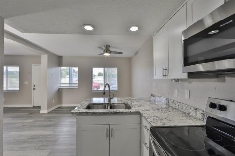 Apartamento en alquiler en Saint Petersburg, Florida, 2 dormitorios, 65.03 m2 № 1340605 - foto 15