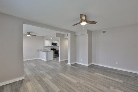 Appartement à louer à Saint Petersburg, Floride: 2 chambres, 65.03 m2 № 1340605 - photo 8