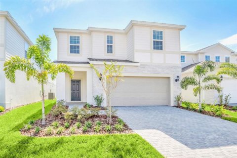 Casa en venta en Davenport, Florida, 7 dormitorios, 304.91 m2 № 1351033 - foto 1