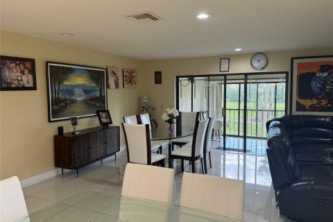 Copropriété à vendre à Boca Raton, Floride: 2 chambres, 131.09 m2 № 1045695 - photo 10