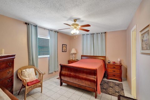 Condo in Lauderdale Lakes, Florida, 2 bedrooms  № 1031471 - photo 17