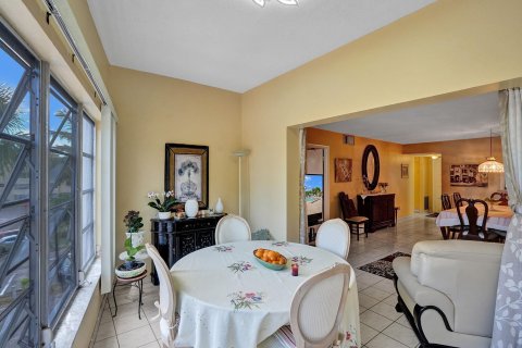 Condo in Lauderdale Lakes, Florida, 2 bedrooms  № 1031471 - photo 19