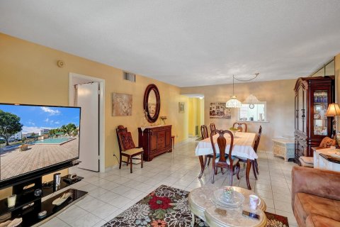 Condo in Lauderdale Lakes, Florida, 2 bedrooms  № 1031471 - photo 24