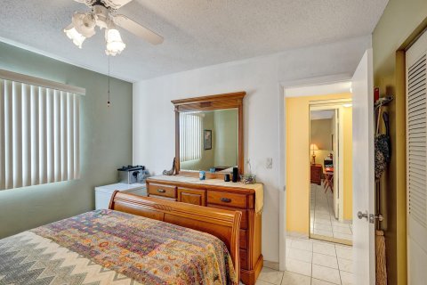 Condo in Lauderdale Lakes, Florida, 2 bedrooms  № 1031471 - photo 30