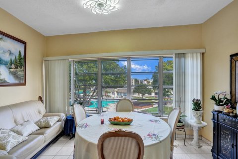 Condo in Lauderdale Lakes, Florida, 2 bedrooms  № 1031471 - photo 23