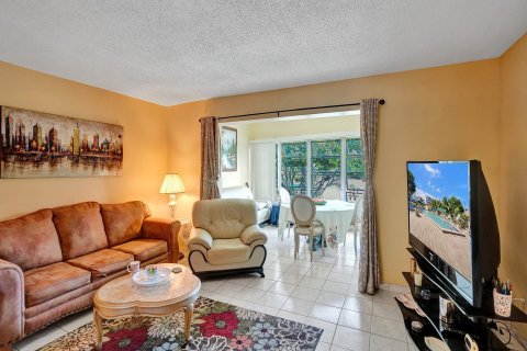 Condo in Lauderdale Lakes, Florida, 2 bedrooms  № 1031471 - photo 27