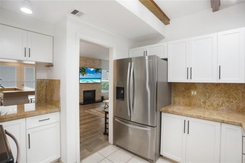 Condo in Fort Lauderdale, Florida, 2 bedrooms  № 1347876 - photo 15