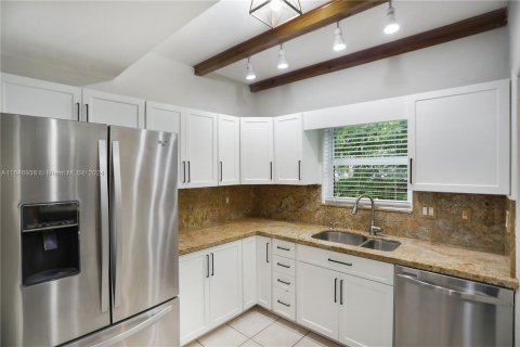 Condo in Fort Lauderdale, Florida, 2 bedrooms  № 1347876 - photo 13