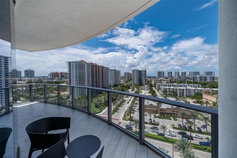 Condominio en venta en Sunny Isles Beach, Florida, 2 dormitorios, 136.1 m2 № 1347875 - foto 15