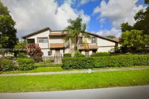 Adosado en venta en Pembroke Pines, Florida, 3 dormitorios, 134.71 m2 № 1347800 - foto 4