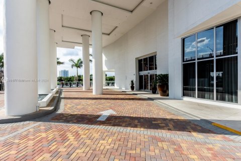 Copropriété à vendre à Hollywood, Floride: 2 chambres, 97.92 m2 № 1037703 - photo 16