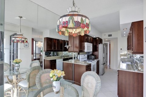 Condo in Aventura, Florida, 3 bedrooms  № 1098320 - photo 15