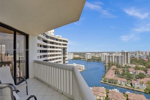 Copropriété à vendre à Aventura, Floride: 3 chambres, 174.66 m2 № 1098320 - photo 24