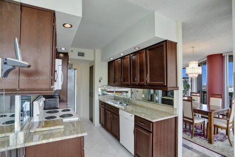 Condo in Aventura, Florida, 3 bedrooms  № 1098320 - photo 16