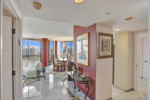 Copropriété à vendre à Aventura, Floride: 3 chambres, 174.66 m2 № 1098320 - photo 3