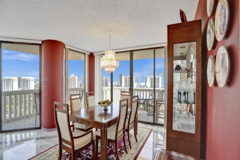 Condo in Aventura, Florida, 3 bedrooms  № 1098320 - photo 10