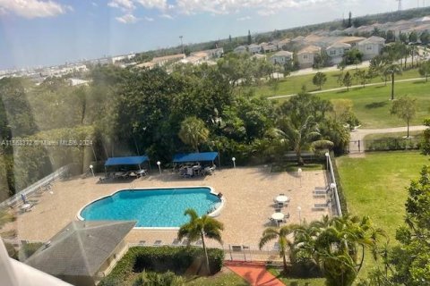 Copropriété à vendre à Hollywood, Floride: 2 chambres, 105.17 m2 № 1098267 - photo 19