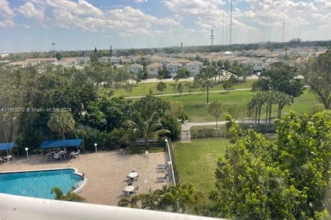 Condo in Hollywood, Florida, 2 bedrooms  № 1098267 - photo 20