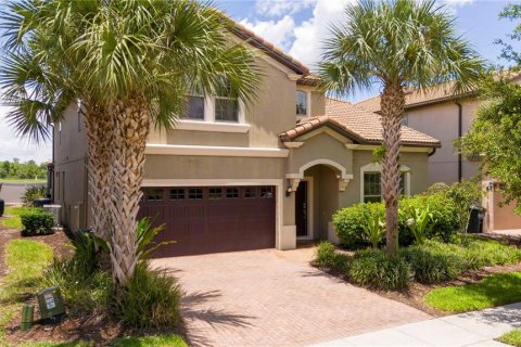 House in Kissimmee, Florida 8 bedrooms, 375.42 sq.m. № 1287800 - photo 1