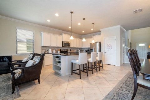 Casa en venta en Kissimmee, Florida, 8 dormitorios, 375.42 m2 № 1287800 - foto 25