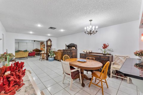 Villa ou maison à vendre à West Palm Beach, Floride: 2 chambres, 120.77 m2 № 1092780 - photo 7