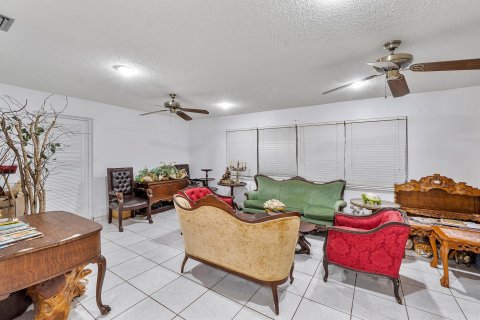 Villa ou maison à vendre à West Palm Beach, Floride: 2 chambres, 120.77 m2 № 1092780 - photo 3