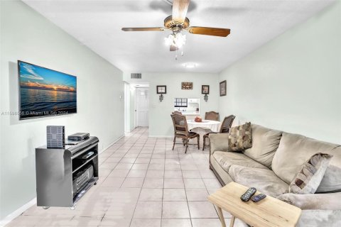 Condo in Boca Raton, Florida, 1 bedroom  № 1207157 - photo 30